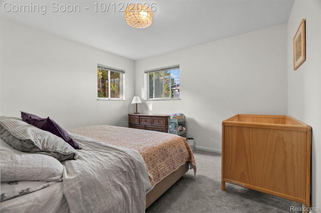 956 Blairmoor Court, Grosse Pointe Woods, MI 48236