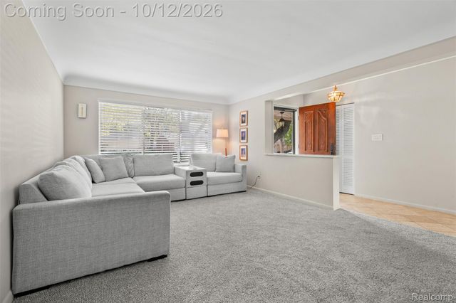 956 Blairmoor Court, Grosse Pointe Woods, MI 48236