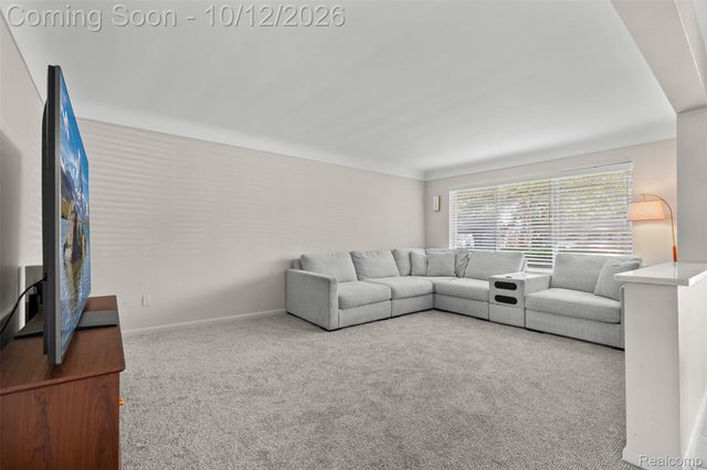 956 Blairmoor Court, Grosse Pointe Woods, MI 48236