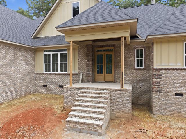 207 Kingsbridge Road, Salisbury, NC 28144