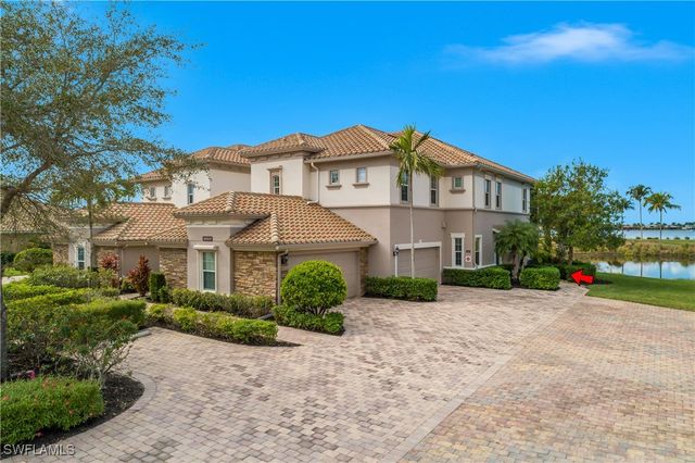 9064 Siesta Bay DR 5-102, Naples, FL 34120