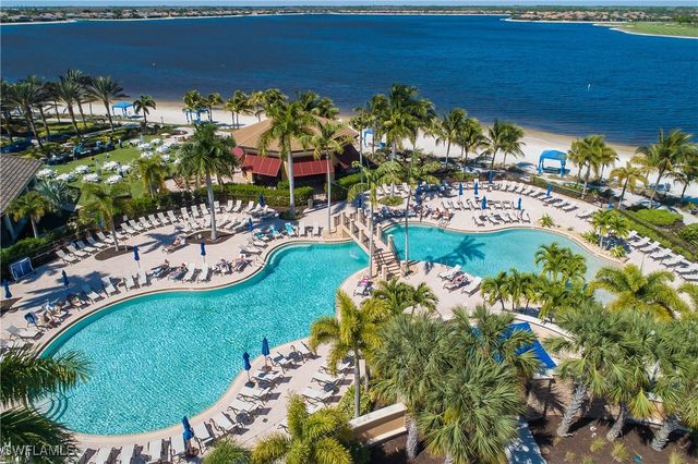 9064 Siesta Bay DR 5-102, Naples, FL 34120