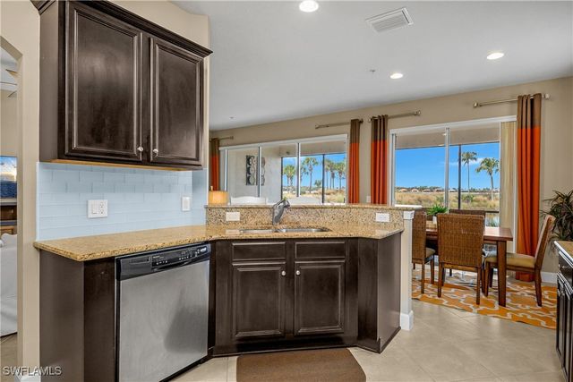 9064 Siesta Bay DR 5-102, Naples, FL 34120