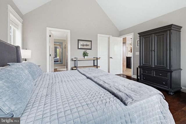 54 CIRCLE ROCK DR, Ephrata, PA 17522