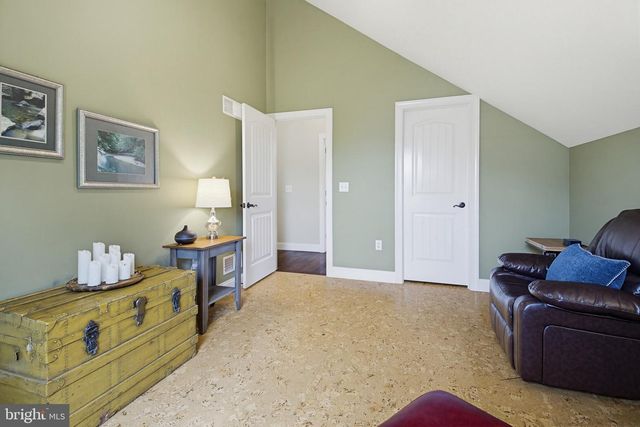 54 CIRCLE ROCK DR, Ephrata, PA 17522