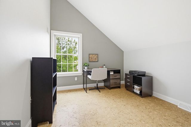 54 CIRCLE ROCK DR, Ephrata, PA 17522