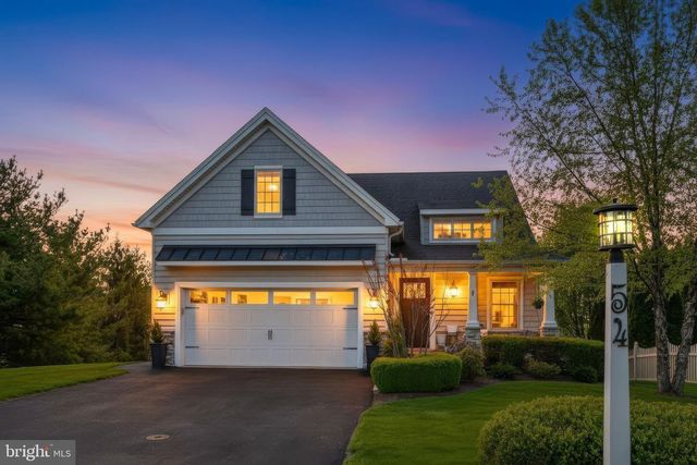 54 CIRCLE ROCK DR, Ephrata, PA 17522