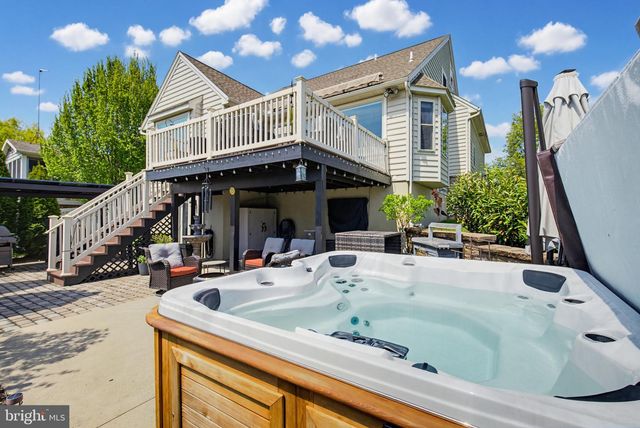 54 CIRCLE ROCK DR, Ephrata, PA 17522