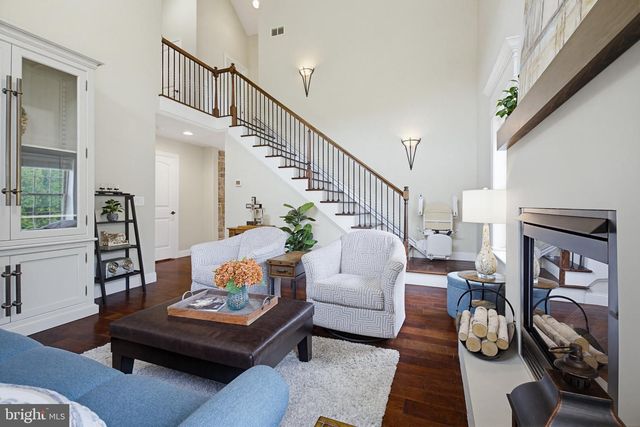54 CIRCLE ROCK DR, Ephrata, PA 17522