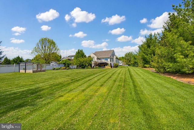 54 CIRCLE ROCK DR, Ephrata, PA 17522