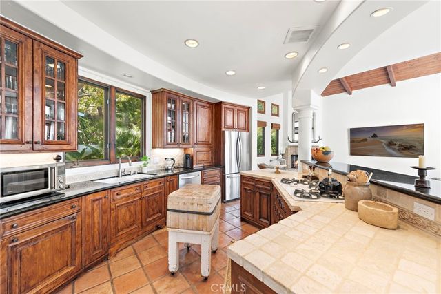 1280 Morningside Drive, Laguna Beach, CA 92651