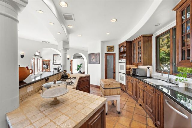 1280 Morningside Drive, Laguna Beach, CA 92651