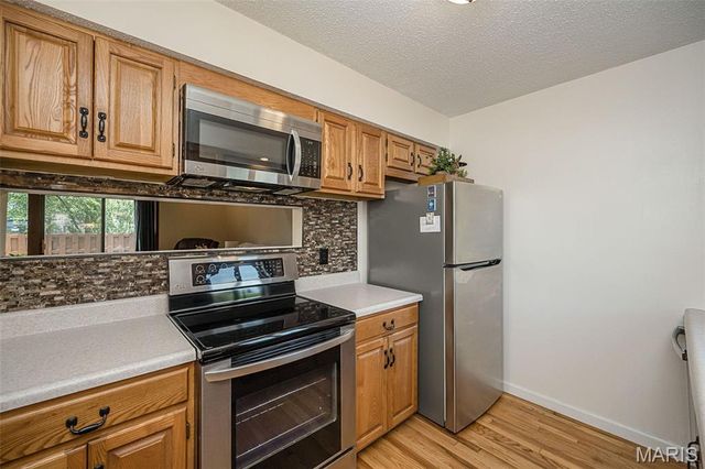 272 Cedar Grove Drive B, St Charles, MO 63304