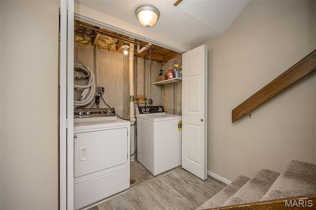 272 Cedar Grove Drive B, St Charles, MO 63304