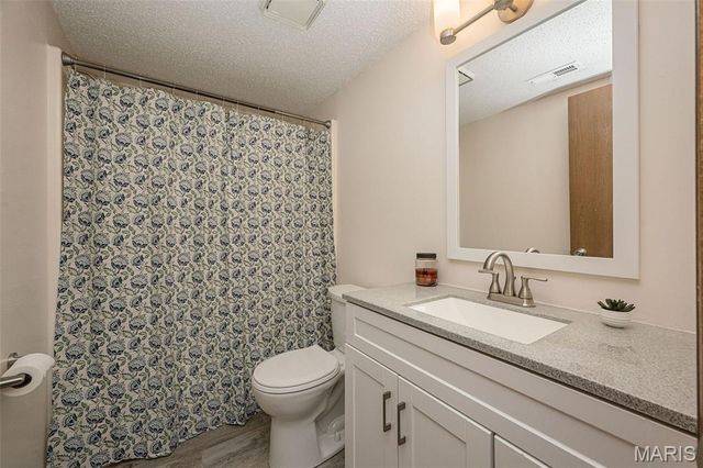 272 Cedar Grove Drive B, St Charles, MO 63304