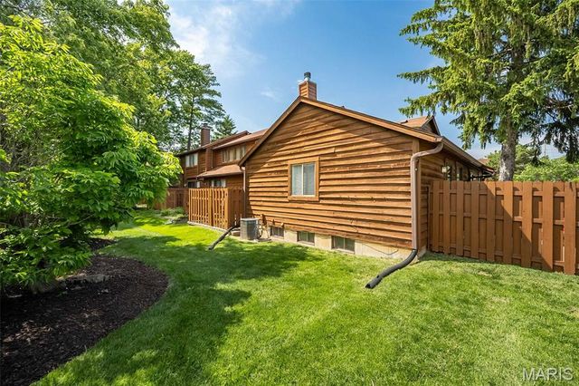 272 Cedar Grove Drive B, St Charles, MO 63304