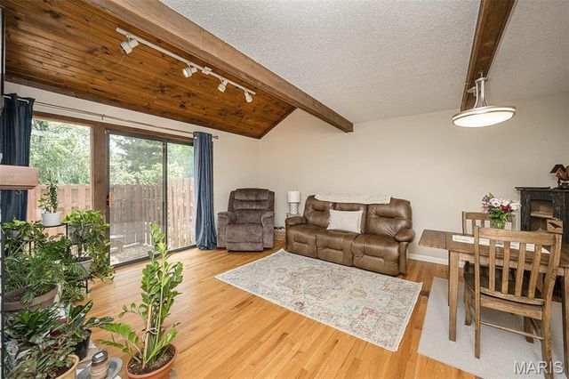 272 Cedar Grove Drive B, St Charles, MO 63304