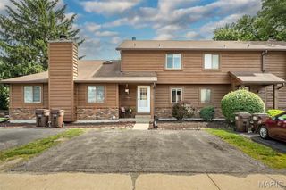 272 Cedar Grove Drive B, St Charles, MO 63304