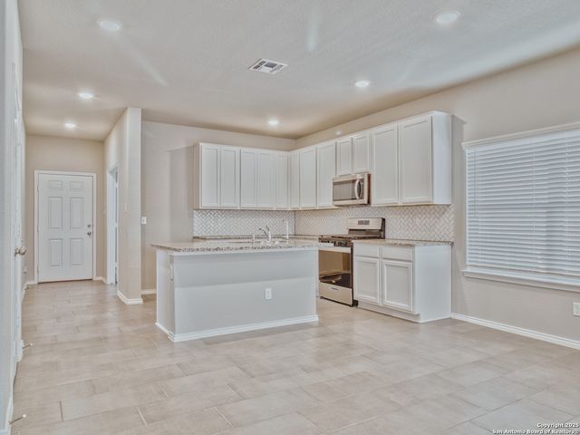 1649 Couser Ave, New Braunfels, TX 78132