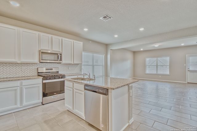 1649 Couser Ave, New Braunfels, TX 78132