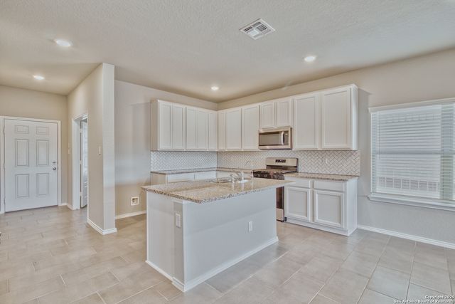 1649 Couser Ave, New Braunfels, TX 78132