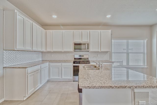 1649 Couser Ave, New Braunfels, TX 78132