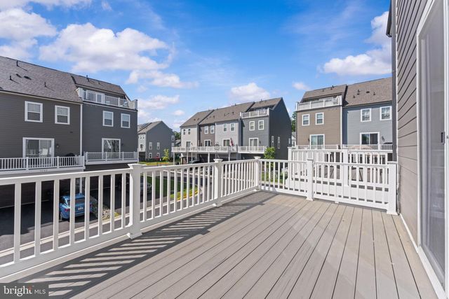 1783 HICKORY WOODS RD, Dumfries, VA 22026