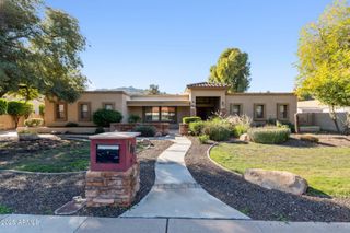 702 W MOON VALLEY Drive, Phoenix, AZ 85023