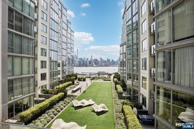 9 Ave At Port Imperial 513, West New York, NJ 07093