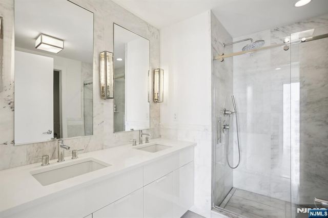 9 Ave At Port Imperial 513, West New York, NJ 07093