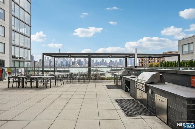 9 Ave At Port Imperial 513, West New York, NJ 07093