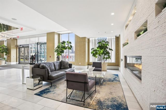 9 Ave At Port Imperial 513, West New York, NJ 07093