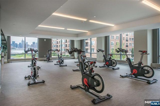 9 Ave At Port Imperial 513, West New York, NJ 07093