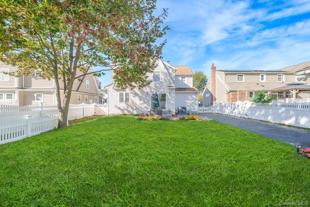 209 Claxton Avenue, Bellmore, NY 11710