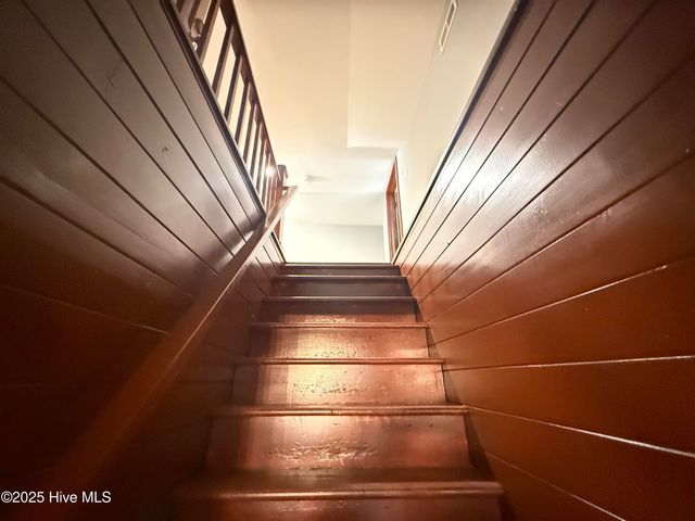 203 Stewart Avenue, Clinton, NC 28328