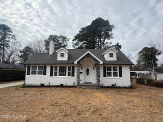 203 Stewart Avenue, Clinton, NC 28328