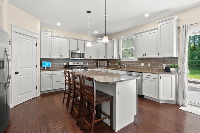 7585 Oakwood Avenue, Texas Twp, MI 49009