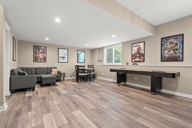 7585 Oakwood Avenue, Texas Twp, MI 49009