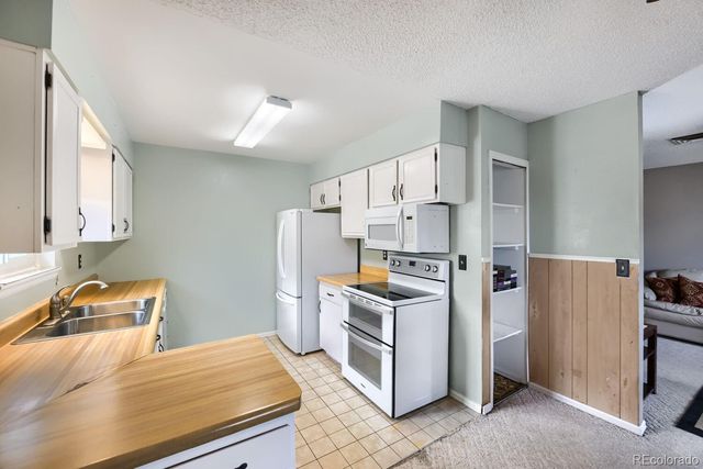 602 Phay Avenue, Canon City, CO 81212