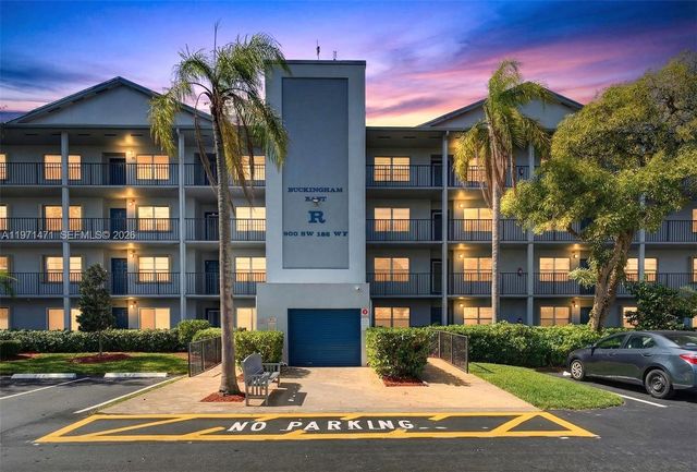 900 SW 125th Way 409R, Pembroke Pines, FL 33027