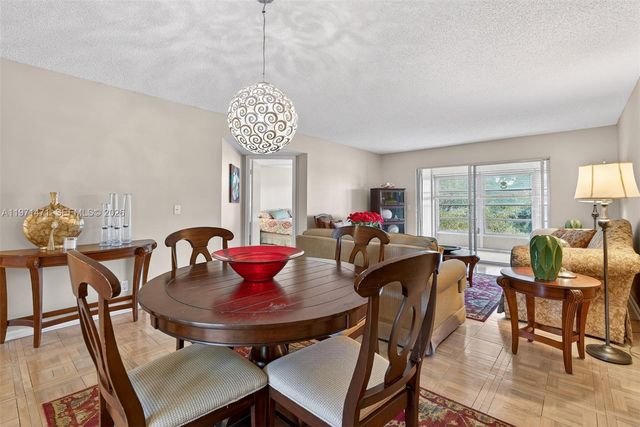 900 SW 125th Way 409R, Pembroke Pines, FL 33027