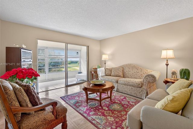 900 SW 125th Way 409R, Pembroke Pines, FL 33027