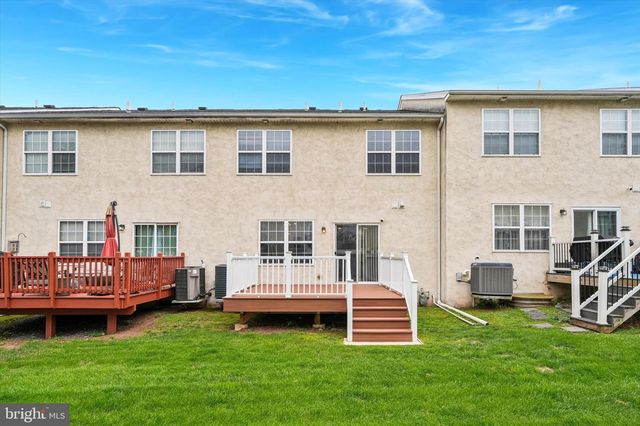 917 CARRINGTON DR, Red Hill, PA 18076
