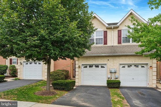 917 CARRINGTON DR, Red Hill, PA 18076
