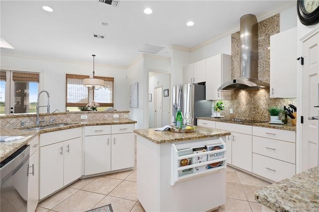 301 Heathercrest, Portland, TX 78374