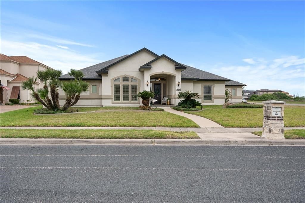 301 Heathercrest, Portland, TX 78374