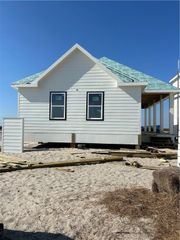 199 St. John Circle, Port Aransas, TX 78373