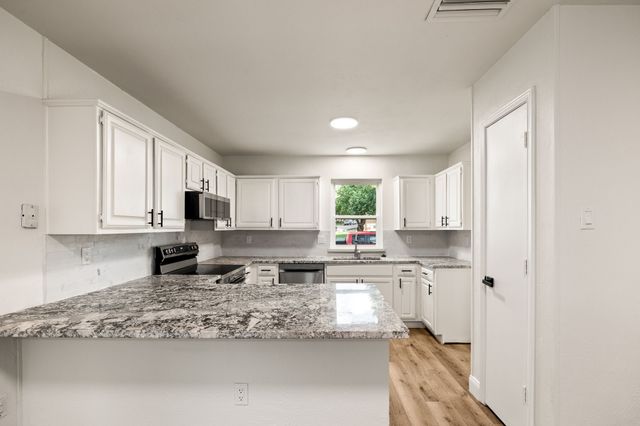 2403 Beverly Hills Lane, Mesquite, TX 75150