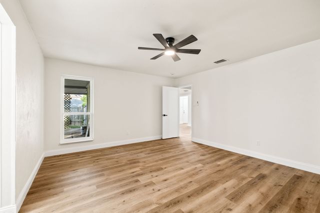2403 Beverly Hills Lane, Mesquite, TX 75150