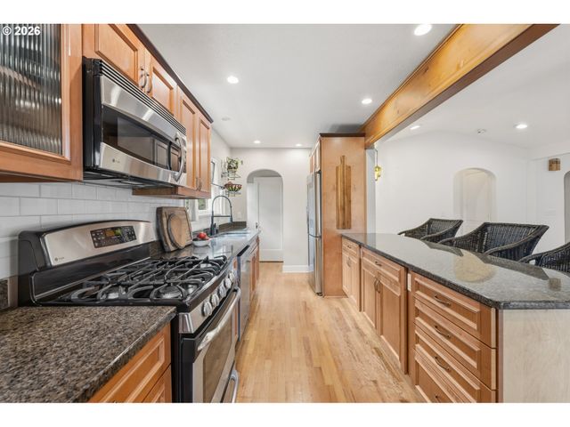 125 W 37TH St, Vancouver, WA 98660
